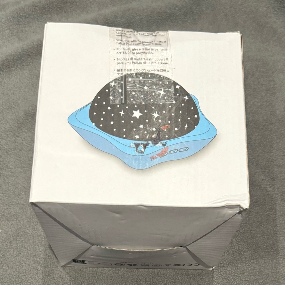 Star Projection Lamp. 16 light colors modes. 6 different themes.